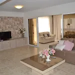 لشقق ماريانا الفندقية